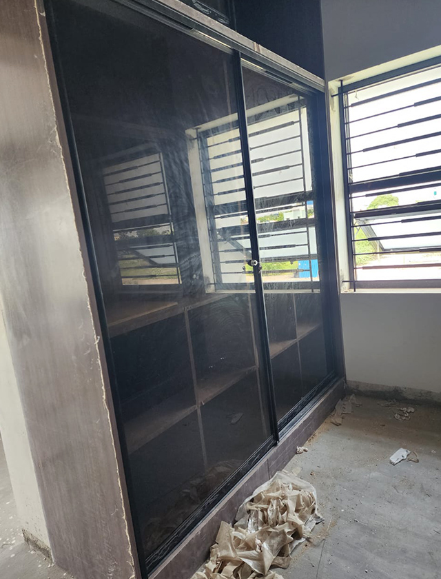 Safety-focused curved glass railing in Madurai for Nagercoil projects