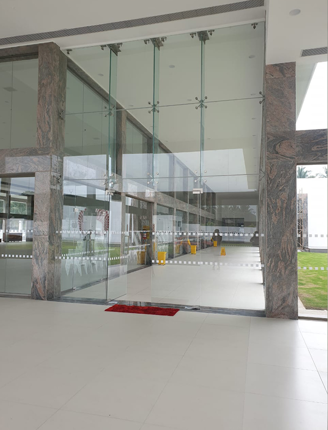 Frameless slider glazing in Madurai for Karaikudi apartments